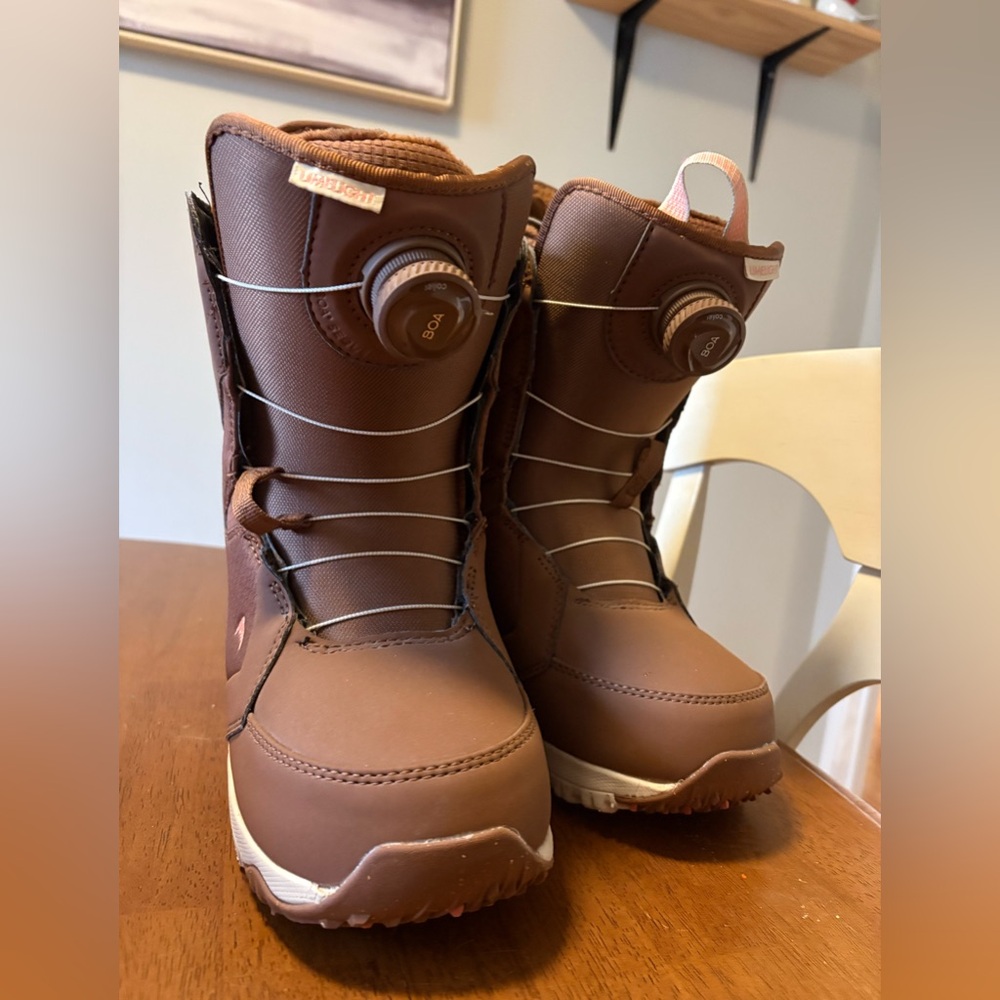 EUC - Burton Limelight Snowboard Boots - Size 7